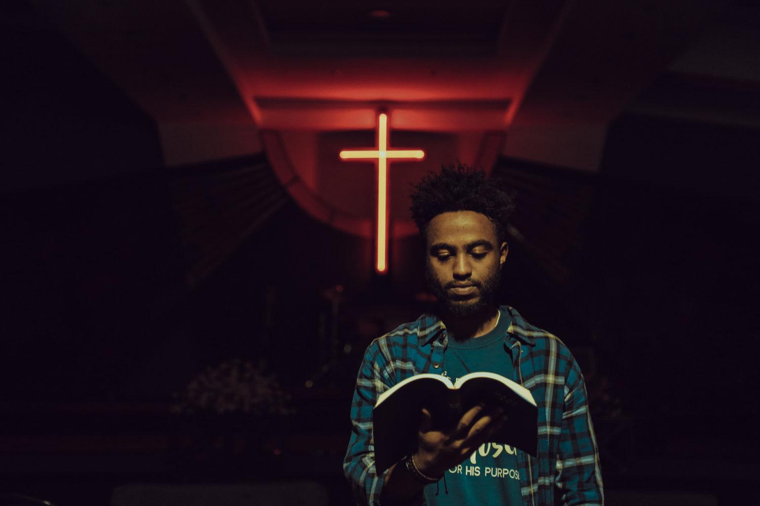 How to Read the Bible in a Year – 3 Keys for Success